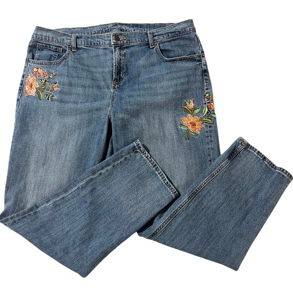 Old Navy Mid Rise Boyfriend Cropped Jeans 99% cotton Embroidered SZ 16 EUC - Picture 1 of 8